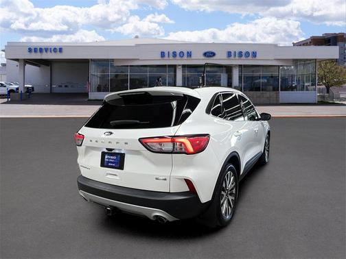 2022 Ford Escape Titanium