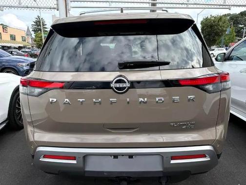 2023 Nissan Pathfinder Platinum 4WD