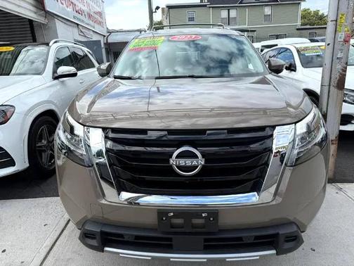 2023 Nissan Pathfinder Platinum 4WD