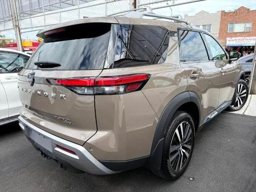 2023 Nissan Pathfinder Platinum 4WD