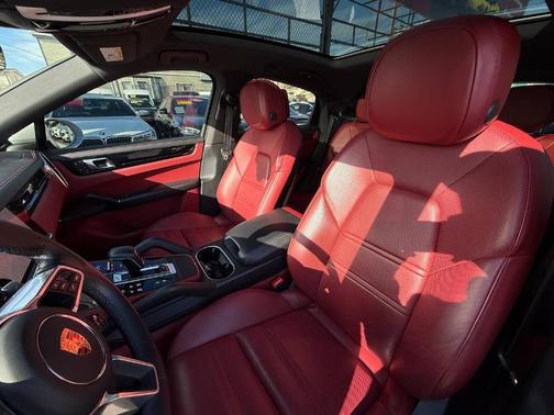 2022 Porsche Cayenne Coupe