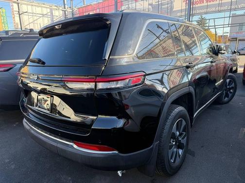 2022 Jeep Grand Cherokee 4xe Base