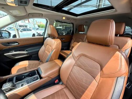 2022 Nissan Pathfinder Platinum 4WD