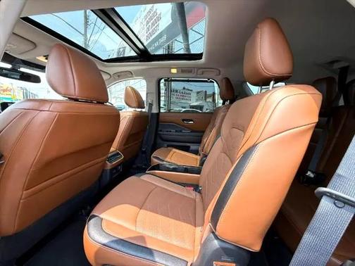 2022 Nissan Pathfinder Platinum 4WD