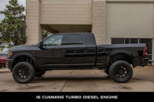 Diamond Black Crystal Pearlcoat 2024 RAM 2500 Limited