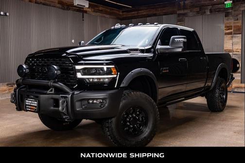 Diamond Black Crystal Pearlcoat 2024 RAM 2500 Big Horn Crew Cab 4x4 6'4' Box