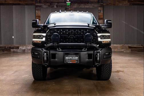 Diamond Black Crystal Pearlcoat 2024 RAM 2500 Big Horn Crew Cab 4x4 6'4' Box