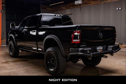 Diamond Black Crystal Pearlcoat 2024 RAM 2500 Big Horn Crew Cab 4x4 6'4' Box