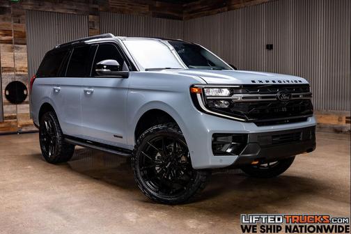 Glacier Gray Metallic TriCoat 2025 Ford Expedition Tremor