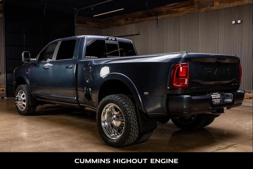 2025 RAM 3500 Limited Crew Cab 4x4 8' Box