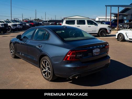 2020 Volvo S60 T5 Momentum