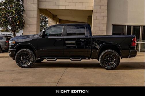 Diamond Black Crystal Pearlcoat 2025 RAM 1500 Big Horn/Lone Star