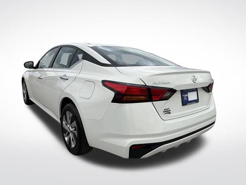 2022 Nissan Altima S FWD