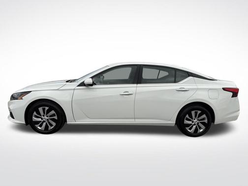 2022 Nissan Altima S FWD