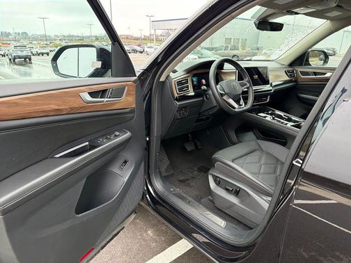 2024 Volkswagen Atlas 2.0T SE w/Technology 4MOTION