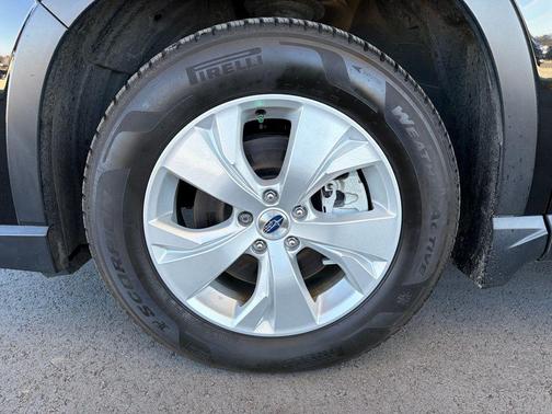 2023 Subaru Ascent Base 8-Passenger