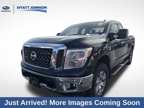 2017 Nissan Titan SV