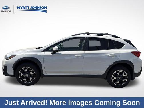 Crystal White Pearl 2018 Subaru Crosstrek 2.0i Premium