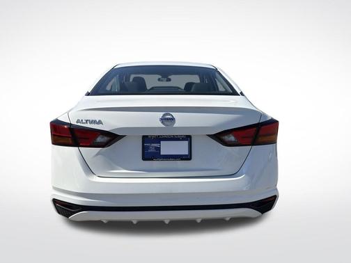 2022 Nissan Altima S FWD