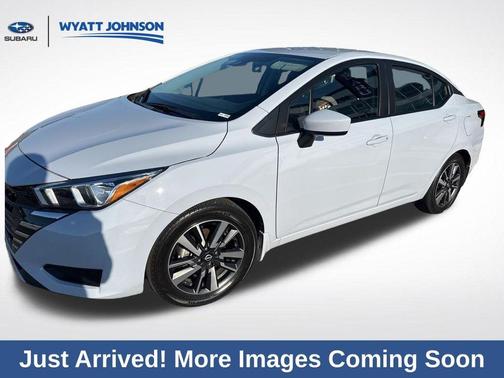 Gray Sky Pearl 2024 Nissan Versa 1.6 SV