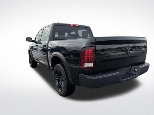 2024 RAM 1500 Classic Warlock Crew Cab 4x4 5'7' Box