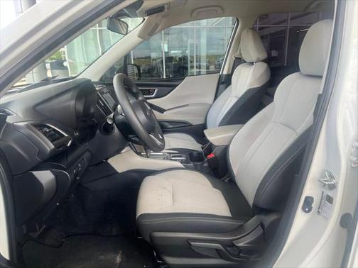 2023 Subaru Forester Base