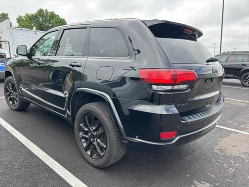 2022 Jeep Grand Cherokee Laredo