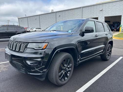 2022 Jeep Grand Cherokee Laredo