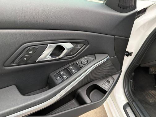2025 BMW 330 xDrive