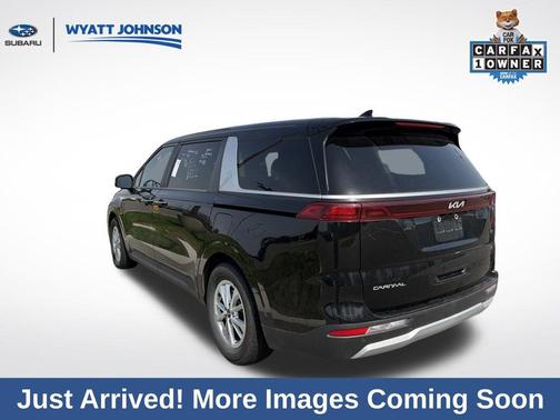 2024 Kia Carnival LX