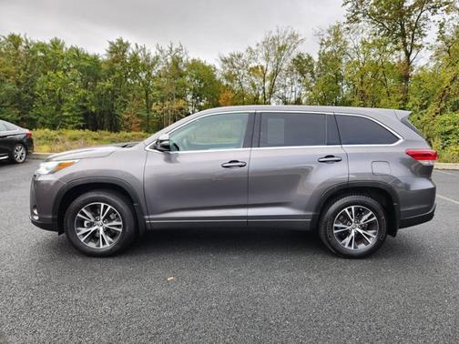 2017 Toyota Highlander LE