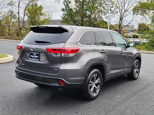 2017 Toyota Highlander LE
