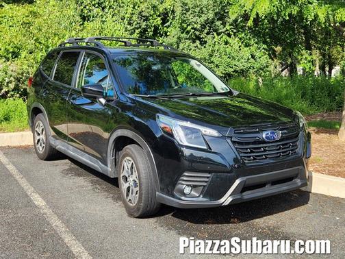 Crystal Black Silica 2024 Subaru Forester Premium