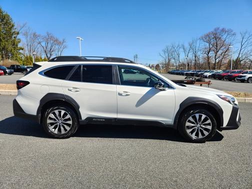 Crystal White Pearl 2025 Subaru Outback Limited