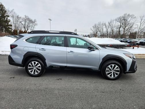 2025 Subaru Outback 2.5i