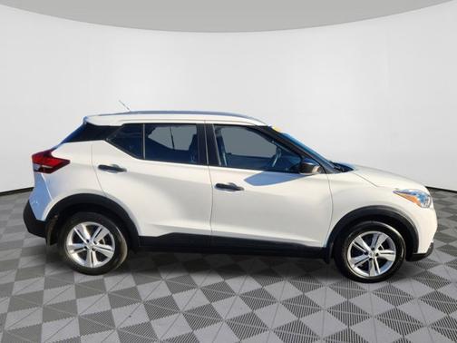 2018 Nissan Kicks S