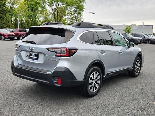 Ice Silver Metallic 2022 Subaru Outback Premium