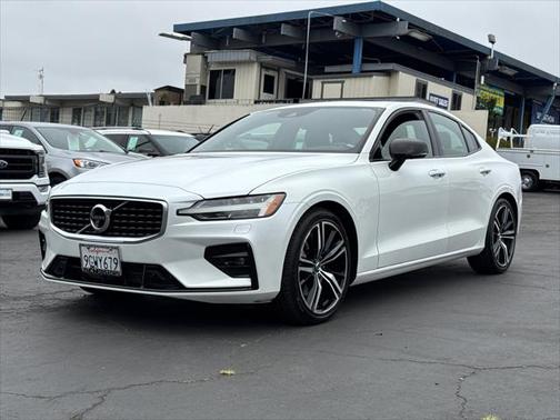 2020 Volvo S60 T6 R-Design