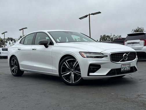 2020 Volvo S60 T6 R-Design