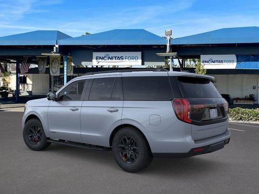 Glacier Gray Metallic Tri-Coat 2026 Ford Expedition Tremor
