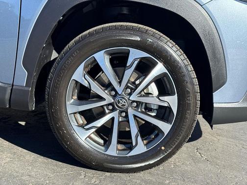 2022 Toyota Corolla Cross XLE