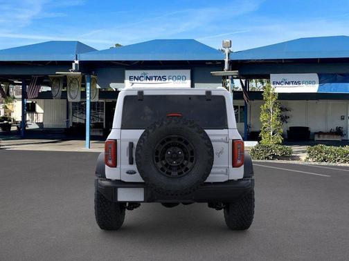 Oxford White 2026 Ford Bronco Badlands