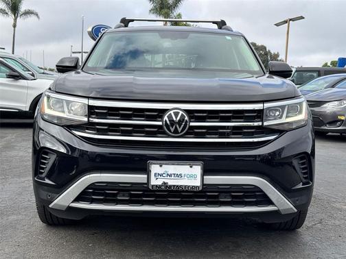 Deep Black Pearl 2021 Volkswagen Atlas 3.6L SE w/Technology