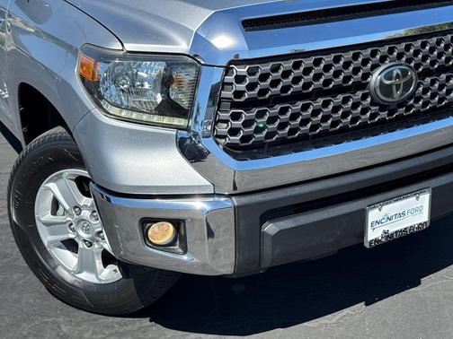 Silver Sky Metallic 2019 Toyota Tundra SR5