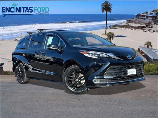 2022 Toyota Sienna Platinum
