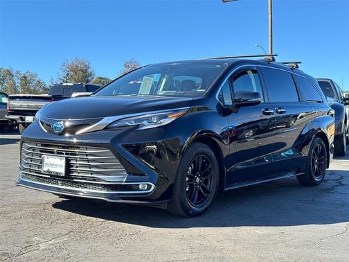 2022 Toyota Sienna Platinum