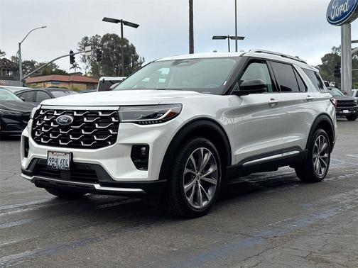 2025 Ford Explorer Platinum