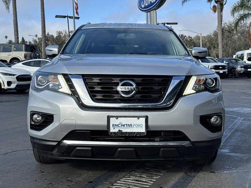 2019 Nissan Pathfinder SL