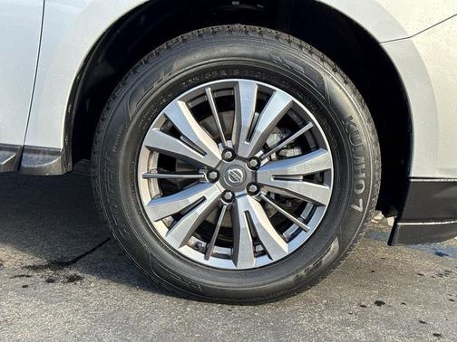 2019 Nissan Pathfinder SL