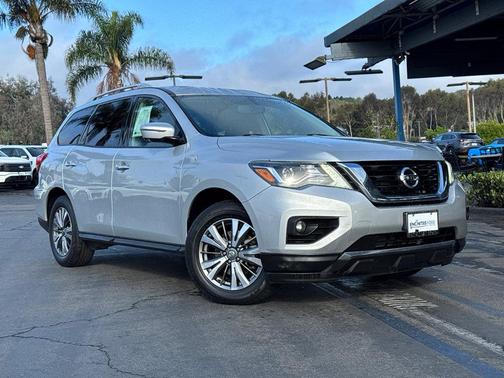 2019 Nissan Pathfinder SL